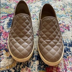 Steve Madden Ecentrcq Grey Quilted Slip On Sneaker